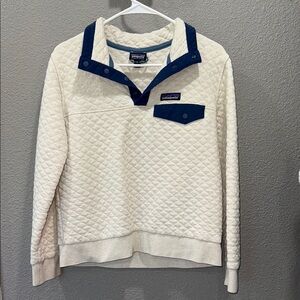 Patagonia Cream and Blue Quilted Sweatshirt